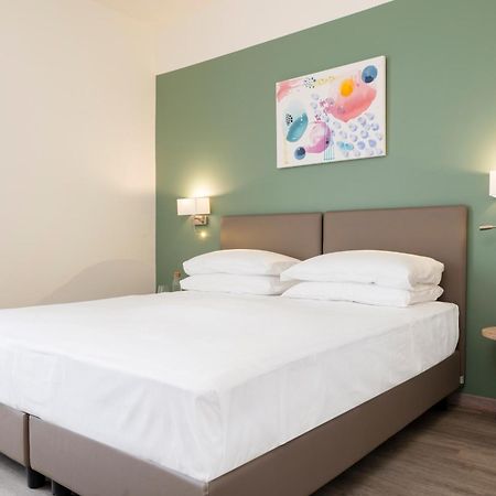 Hotel Plaza San Martino Siccomario Bagian luar foto