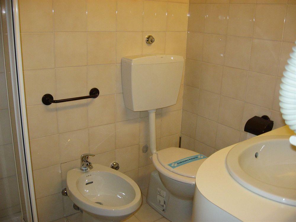 Hotel Plaza San Martino Siccomario Bagian luar foto