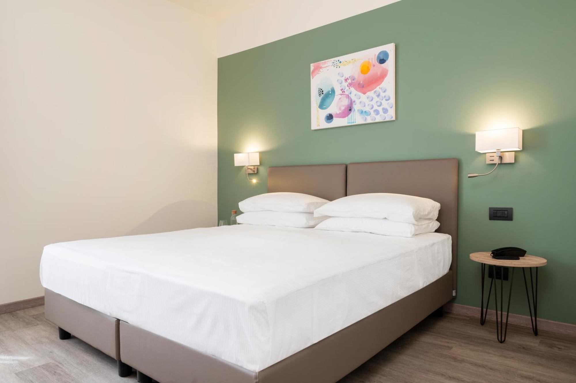 Hotel Plaza San Martino Siccomario Bagian luar foto