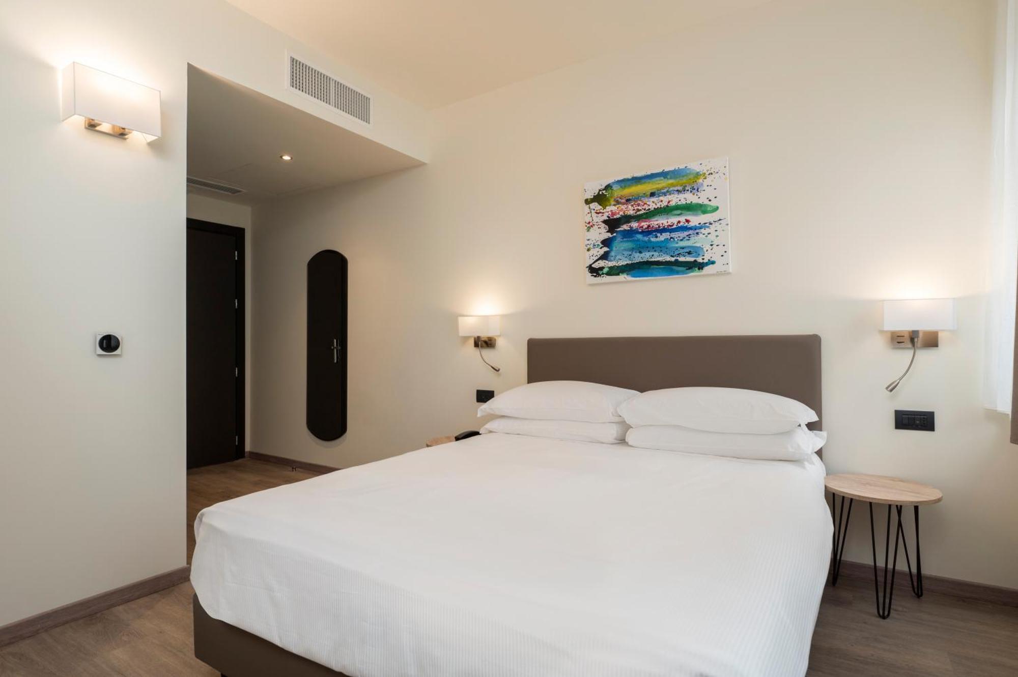 Hotel Plaza San Martino Siccomario Bagian luar foto
