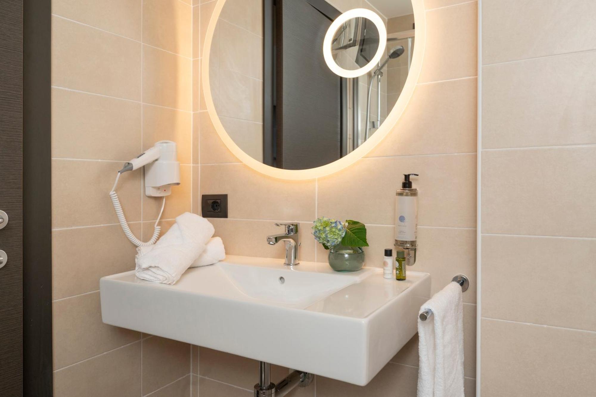 Hotel Plaza San Martino Siccomario Bagian luar foto