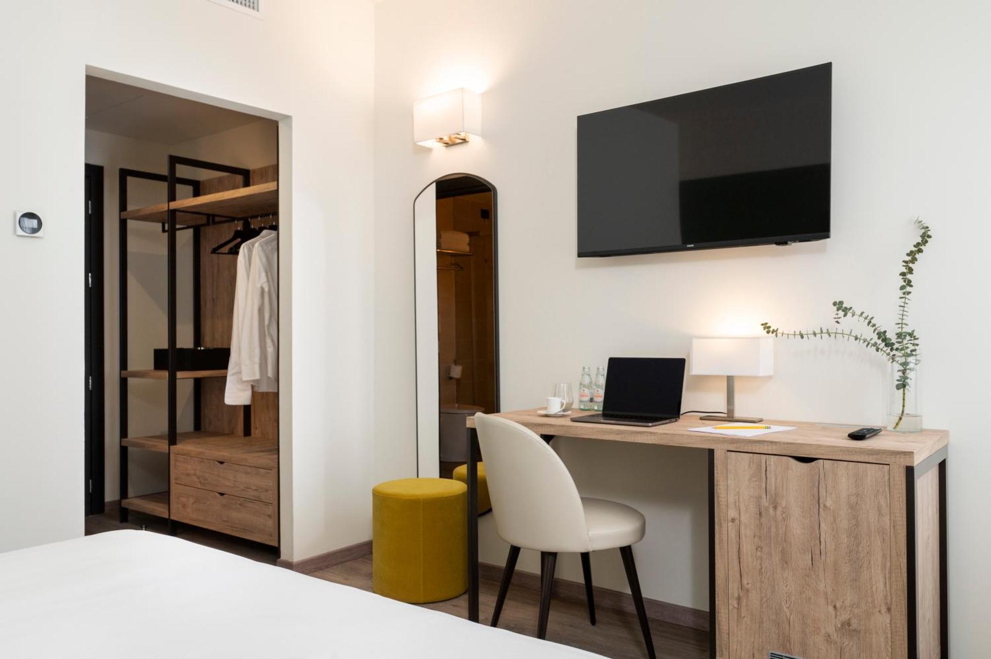 Hotel Plaza San Martino Siccomario Bagian luar foto