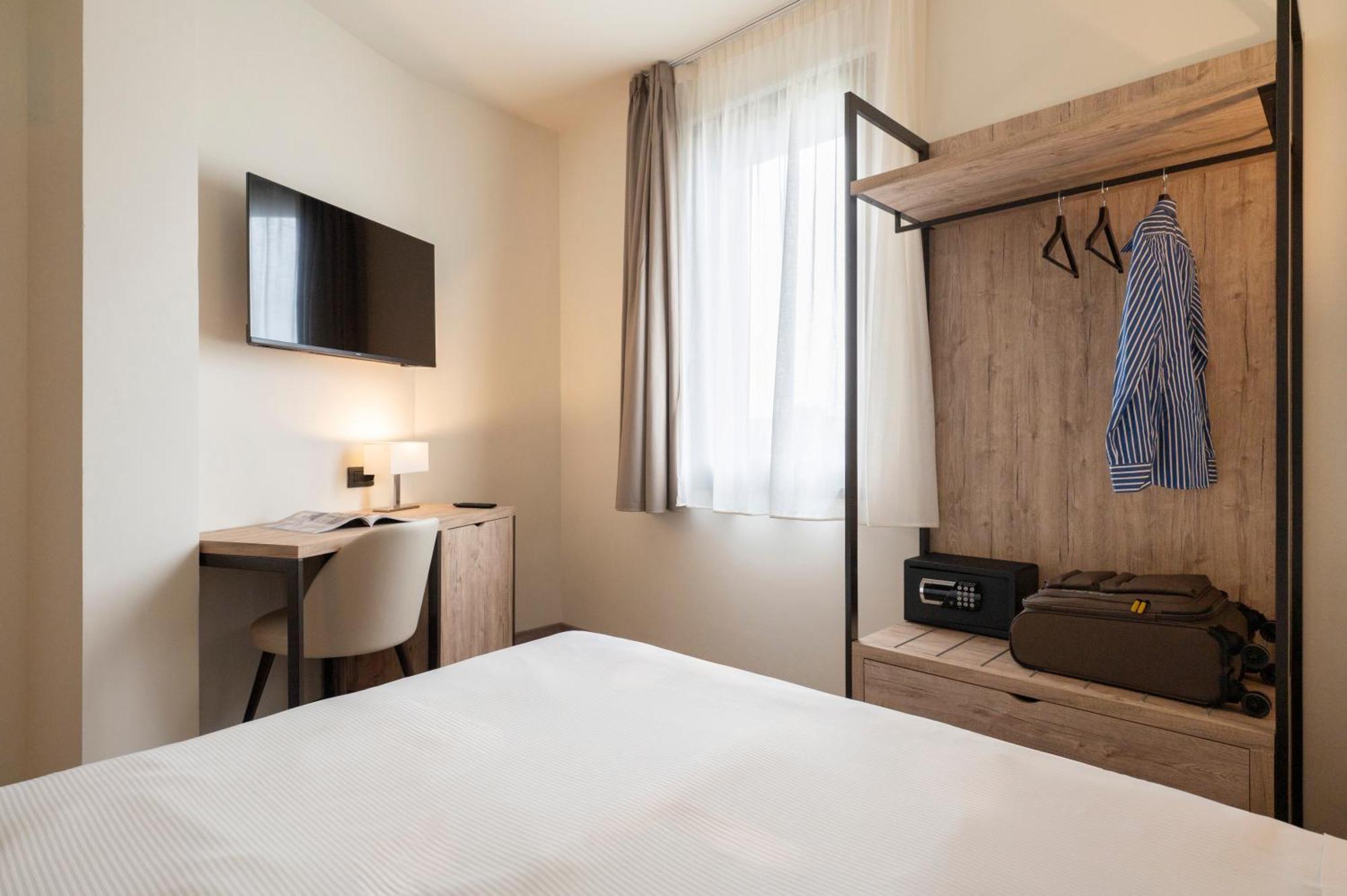 Hotel Plaza San Martino Siccomario Bagian luar foto