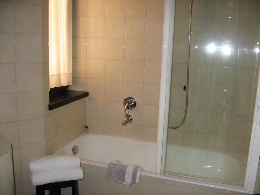 Hotel Plaza San Martino Siccomario Bagian luar foto